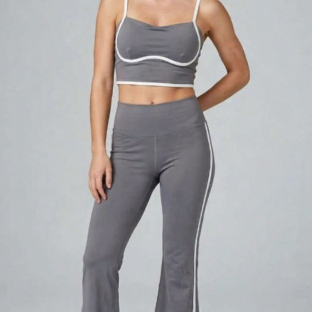 Conjunto Fitness Feminino Calça e Top Academia Treino Corrida Esportivo Confortável Poliamida