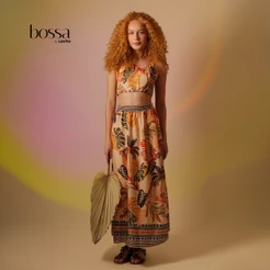 Lovito Bossa Conjunto de Top Cropped e Saia Midi com Fenda e Estampa Boho Tropical KSB864BRL894