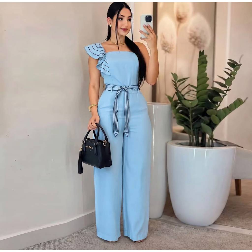 Macacão feminino elegante com babado no ombro e cintura ajustável pra ocasiones especiais