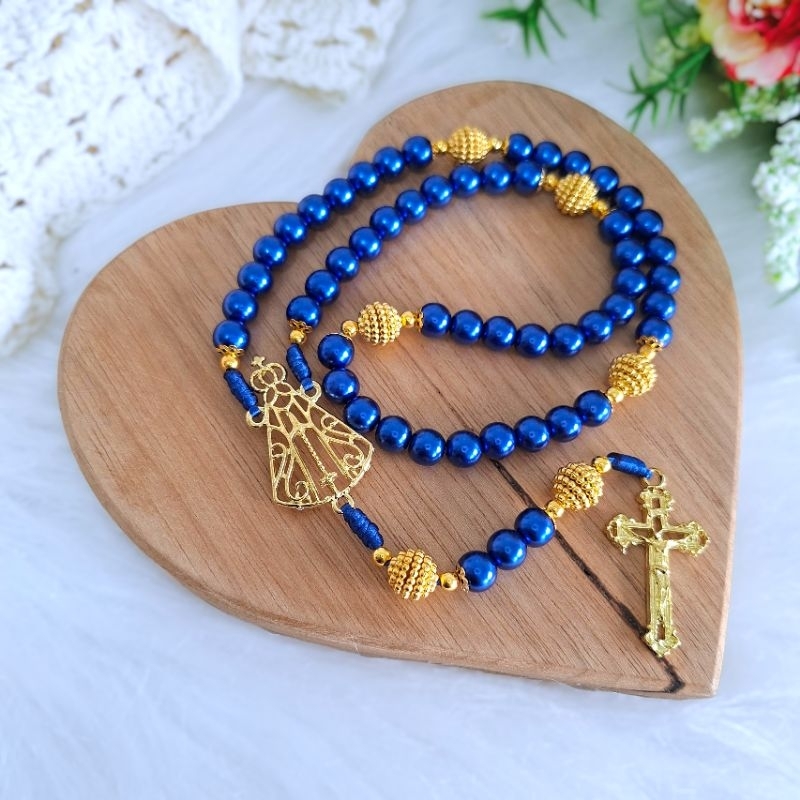 Terço Com Entremeio De Nossa Senhora Aparecida com Pérolas De 8mm E Detalhes Douradas | Terço Católico Religioso