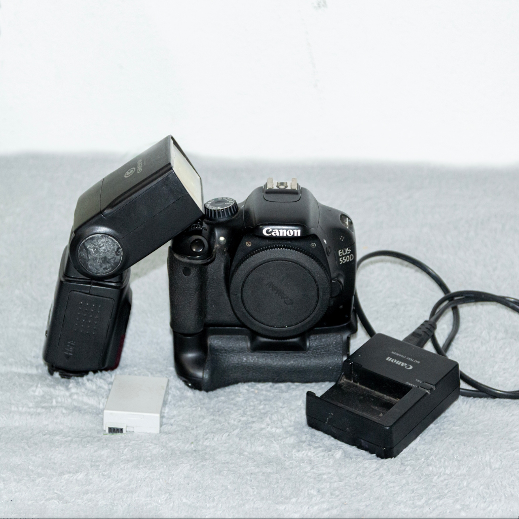 Canon EOS Rebel EOS 550D - T2i - PARA VENDER RAPIDO! (Leia a descrição por favor)