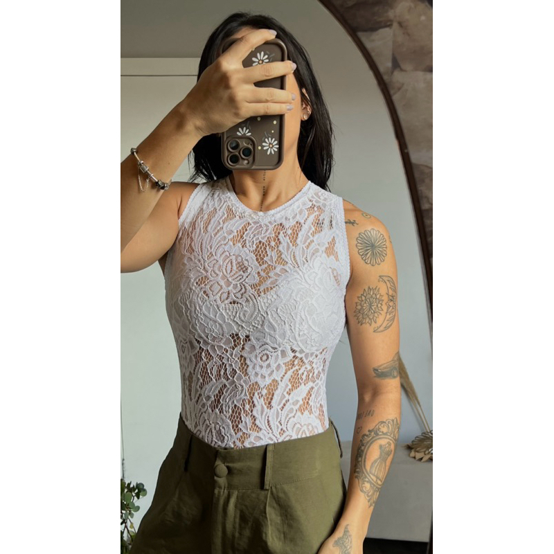 Body em Renda Floral Branco Body rendado