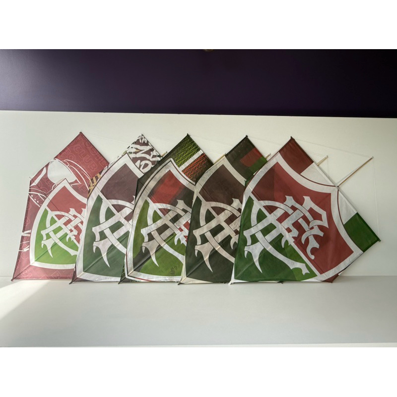 Kit Pipa FLUMINENSE 5 Unidades 72cm Grande com Rabiola + 1 Linha 100 Jardas Completo Pronto Para Voar Torcedor Futebol