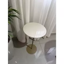 Mesa Apoio Lateral Canto Decoraçao Sala Quarto Metal Champanhe com Tampo Off White Laqueado