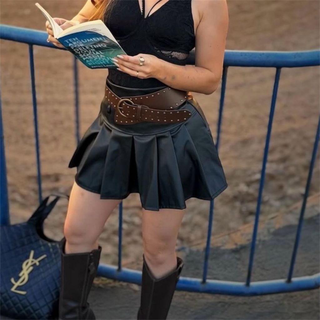 Saia Curta Courino Plissada Feminina Cintura Alta Moda Minissaia Blogueira Tendência Inverno 2026