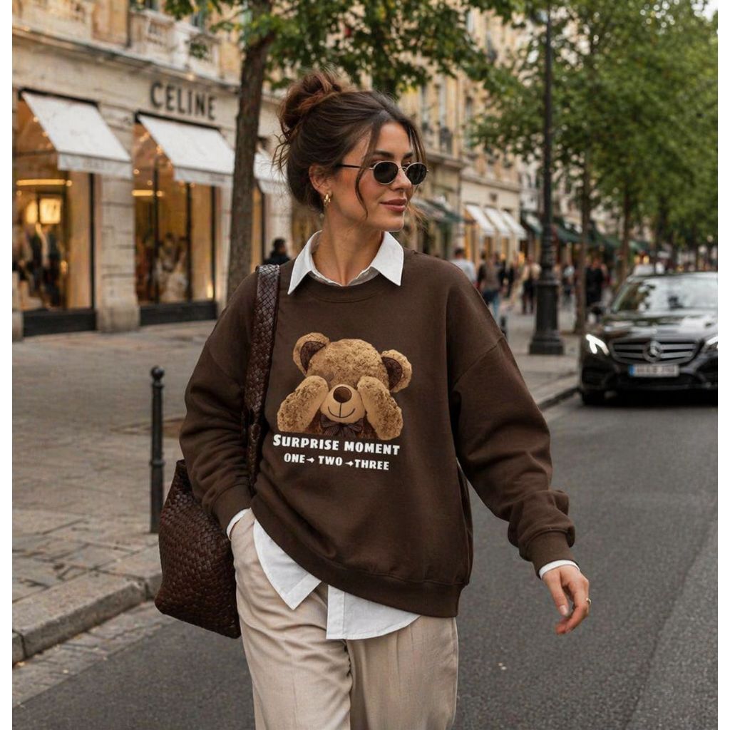 Moletom Gola Redonda Urso Surprise Moda Inverno Blusa de Frio Unissex Estiloso Estampado Feminino
