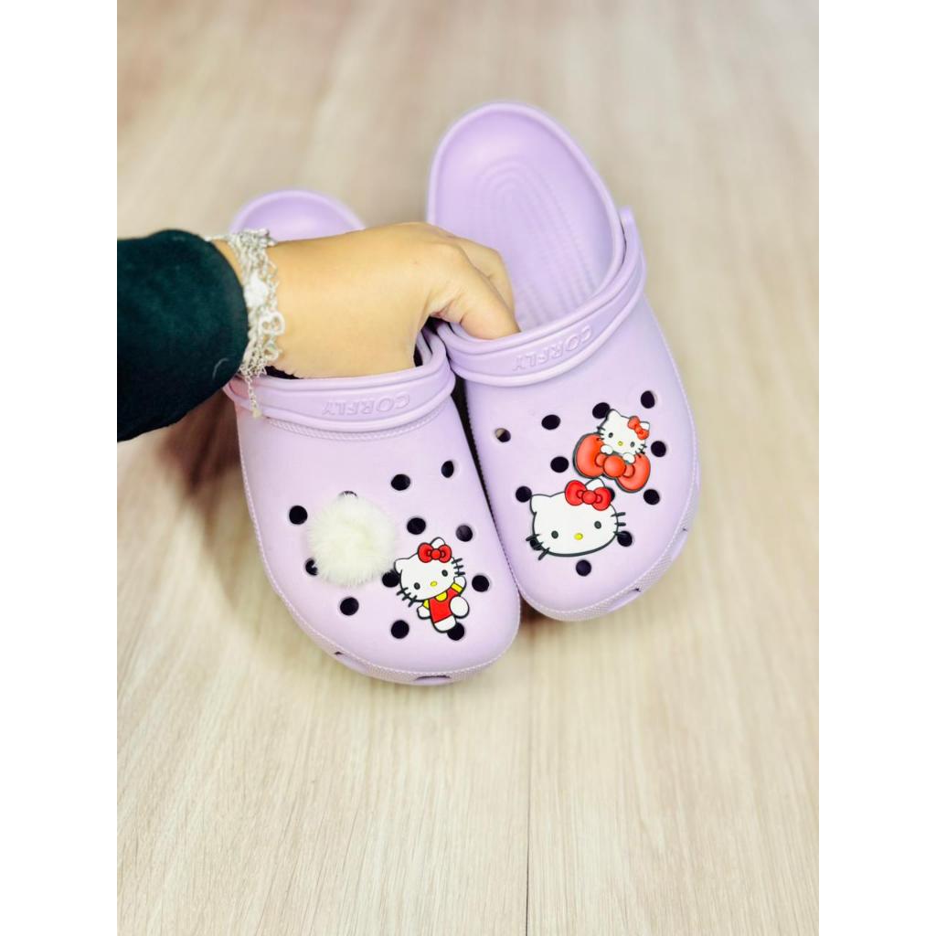 Babuche Hello Kitty em EVA confortavel e leve ideal para o dia a dia e sem plataforma com pins