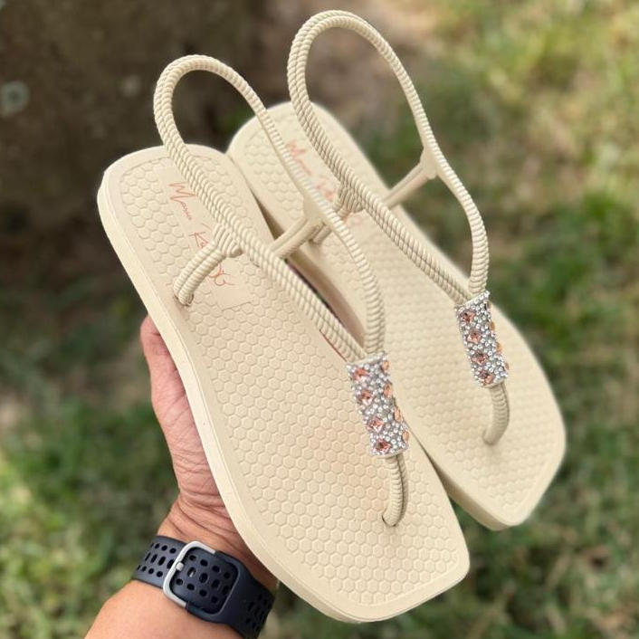 Sandália Feminina  Adulta Bico Quadrado Com Strass Moderna Elegante Confortável LANÇAMENTO