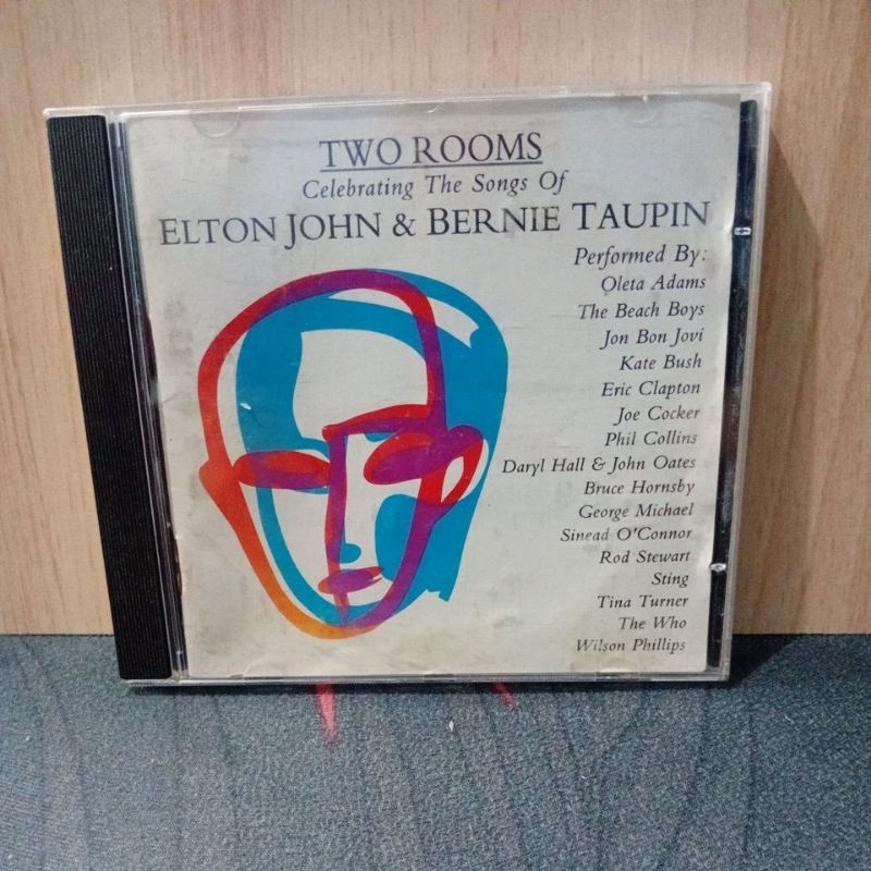 CD Elton John e Bernie Taupin raridade usado em boas condições raridade