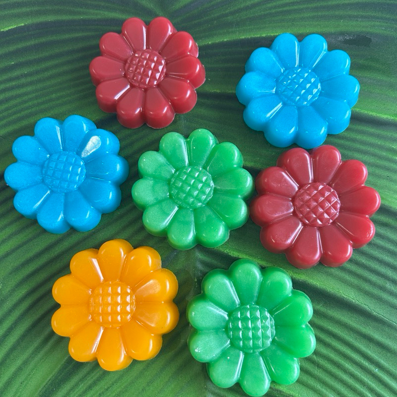 kit mini sabonete artesanal aloe  Vera formato  Margarida lembrancinha presente criativo AuraPura