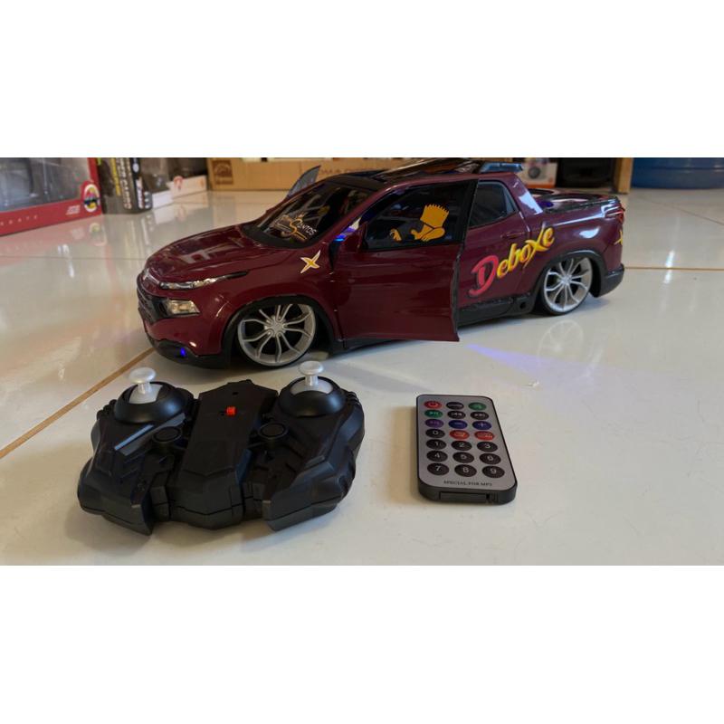 Mini Fiat Toro de Controle Remoto Rebaixada com Som e Rodao (cores sortida)