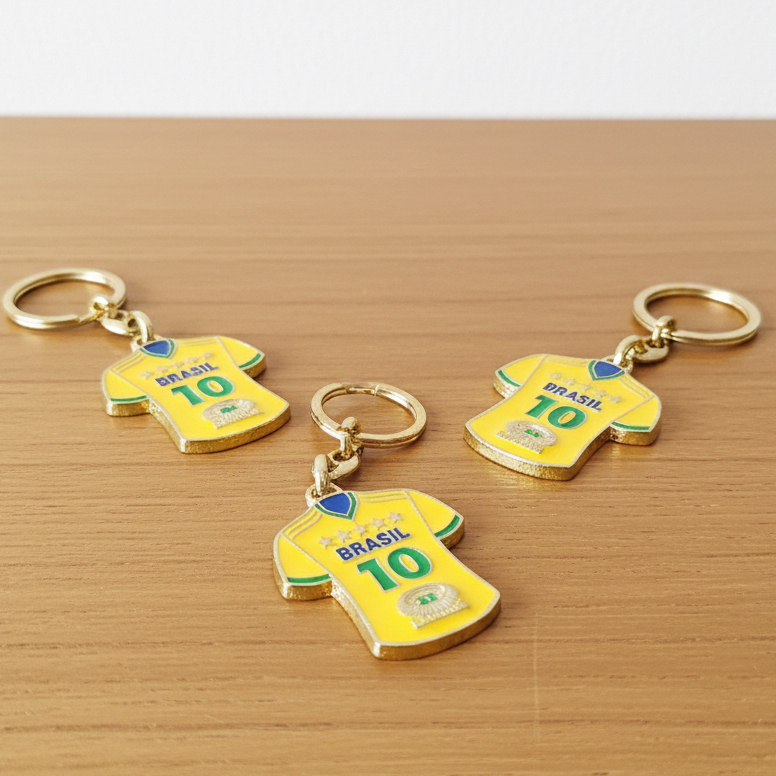 Chaveiro de Metal Camiseta do Brasil Acessório Lembrancinha Futebol