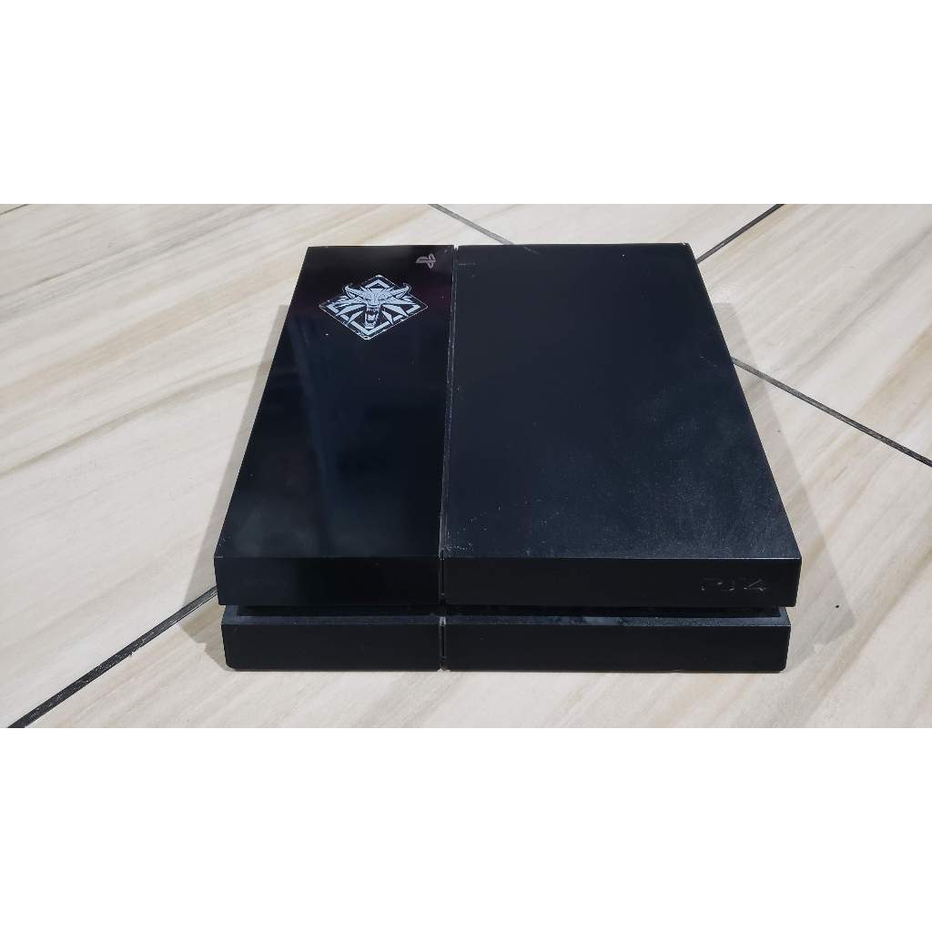 PLAYSTATION 4 FAT SÓ O APARELHO COM DEFEITO, NÃO LIGA! K788