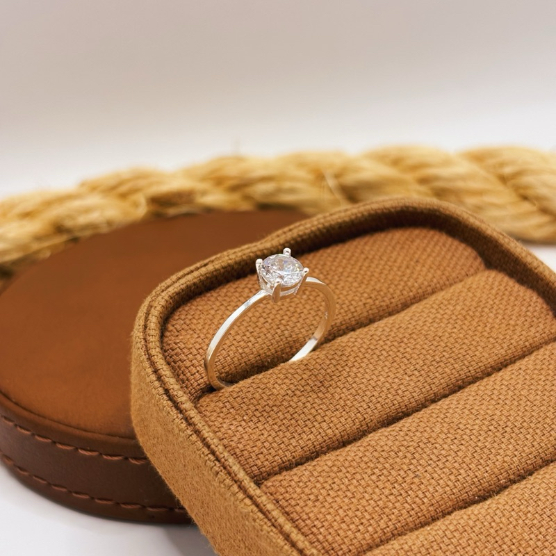 Anel Prata 925 Solitário Transparente Elegante e Sofisticado · foto 2