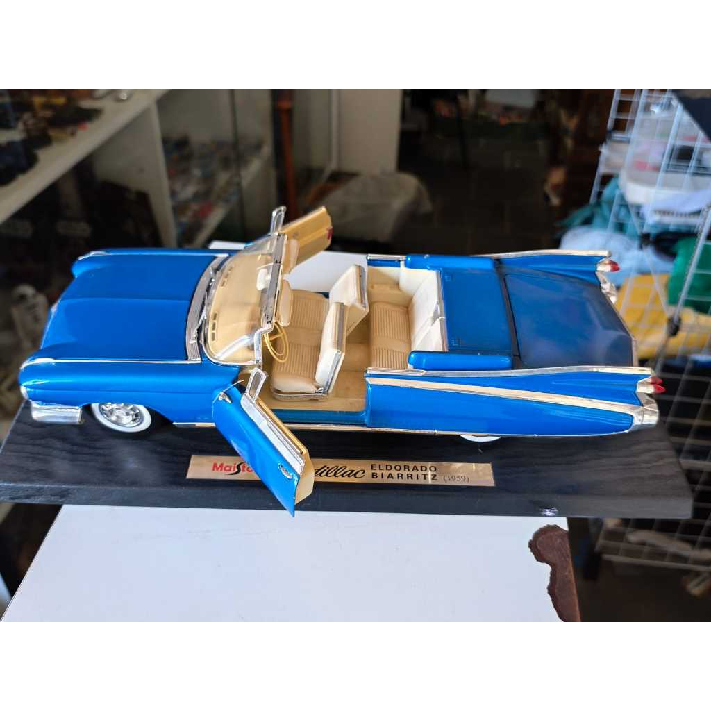 Miniatura Cadillac Eldorado Biarritz 1959 Maisto 1/18 Azul Carro Antigo