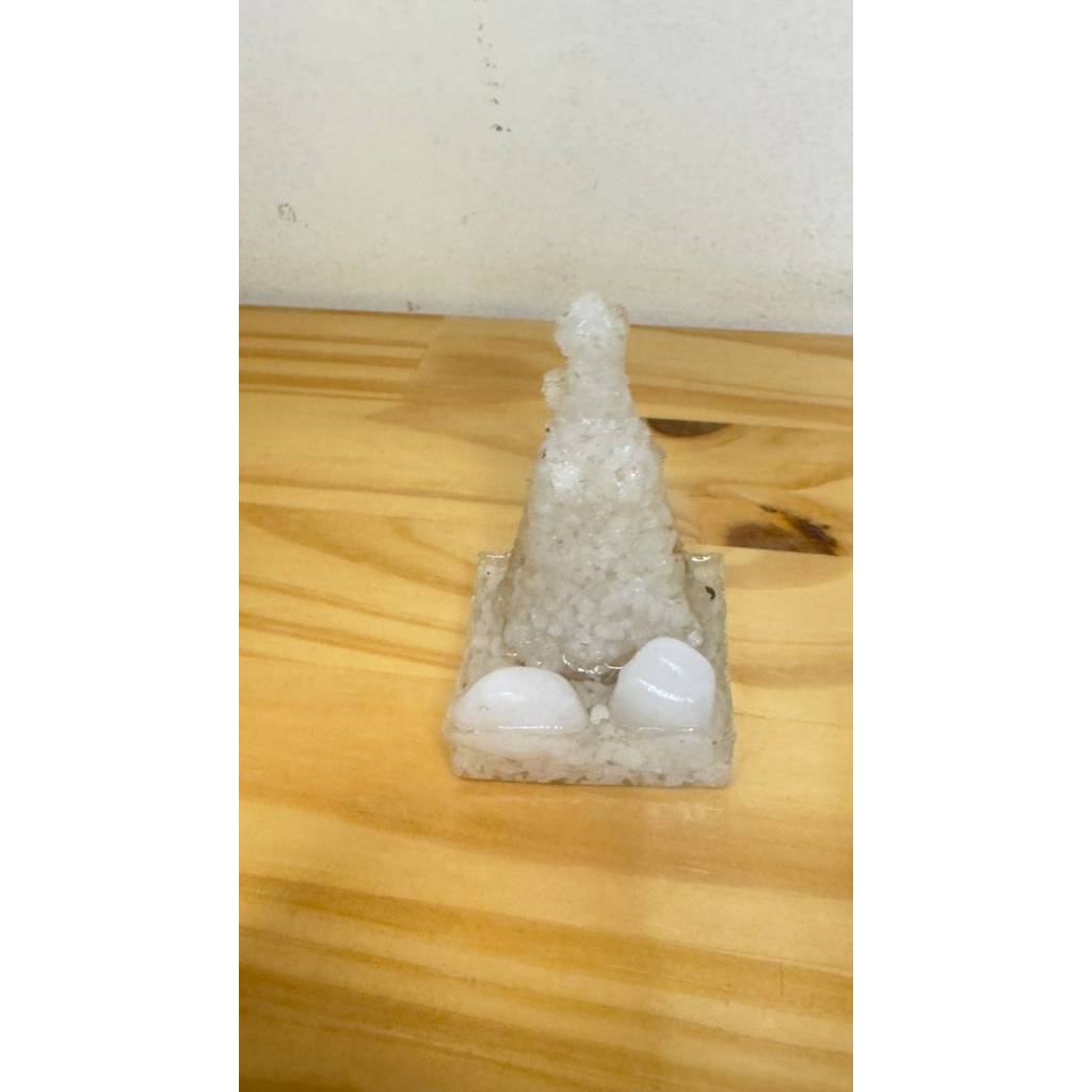 Mini Nossa Senhora Aparecida em Resina com Cristais Naturais Imagem Religiosa Decorativa