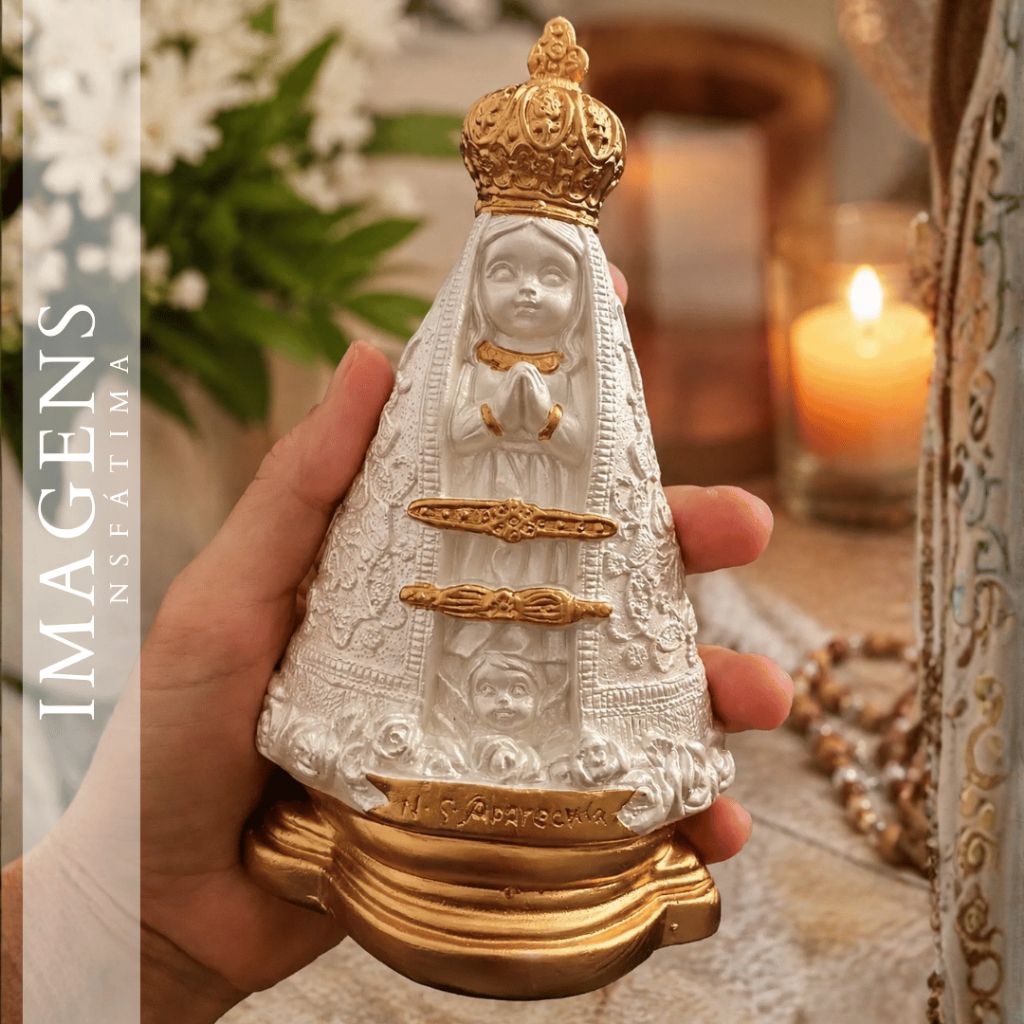 imagem Nossa Senhora Aparecida Baby Bebê infantil 15cm branco perolado dourado gesso Lembracinha Batizado