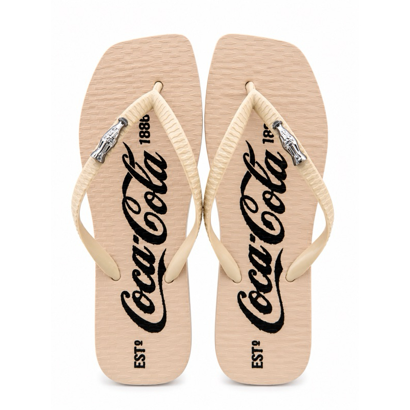 chinelo feminino coca tendência de verão 2026 Copa do Mundo vários modelos