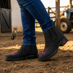 Bota Botina Feminina Country Western Cano Curto Bico Quadrado Bordada Salto Baixo Calce Fácil