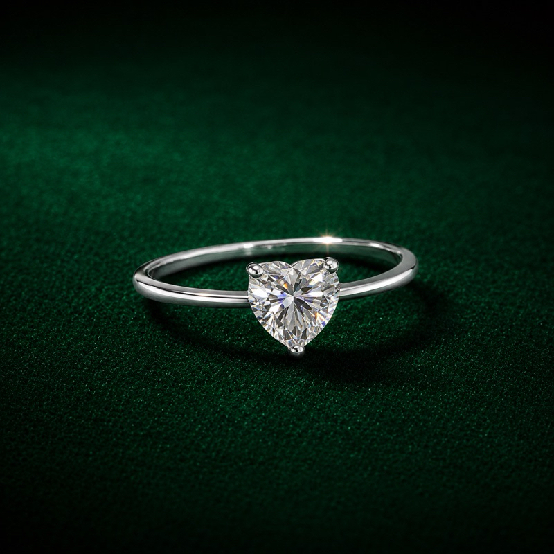 Anel Feminino Coração Moissanite 6,6mm em Prata 925
