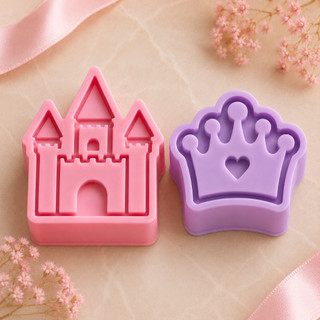 Kit Ejetor Modelador Coroa Castelo Princesas Para Brigadeiro Massas Confeitaria 3D 3,5cm