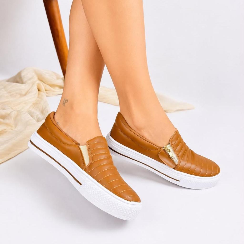 Tênis Slip On Feminino Caramelo Zíper Lateral Casual Conforto para Dia a Dia