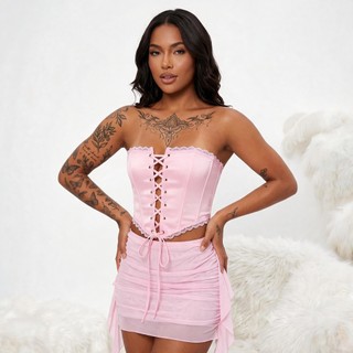 Conjunto Carina Cropped Borda Rendada com Trançado Frontal + Saia Curta com Tira