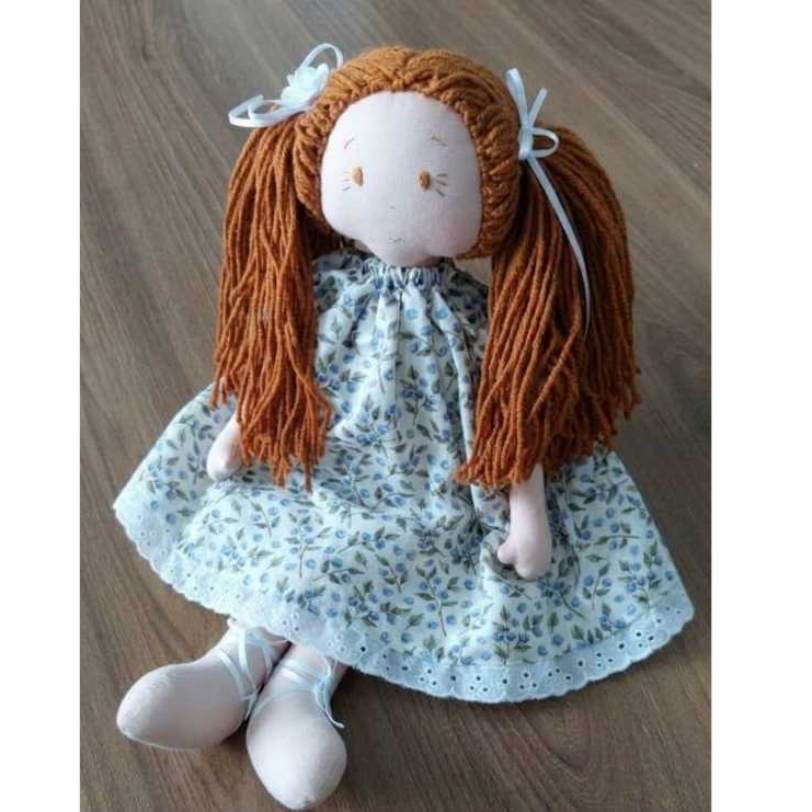 Boneca de Pano Artesanal – Estilo Pano Encantado FEITA A MÃO