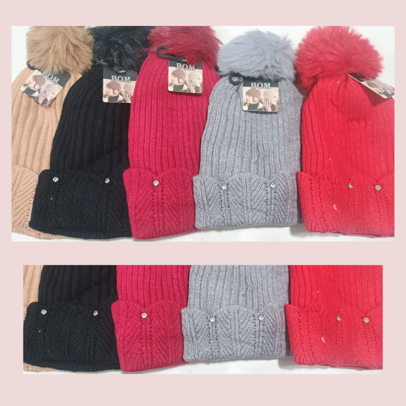 Touca Gorro Tricot Liso com PomPom Forrada Inverno Feminina Strass Quentinha Tamanho Único TOUCA.FORRO.BRILHO