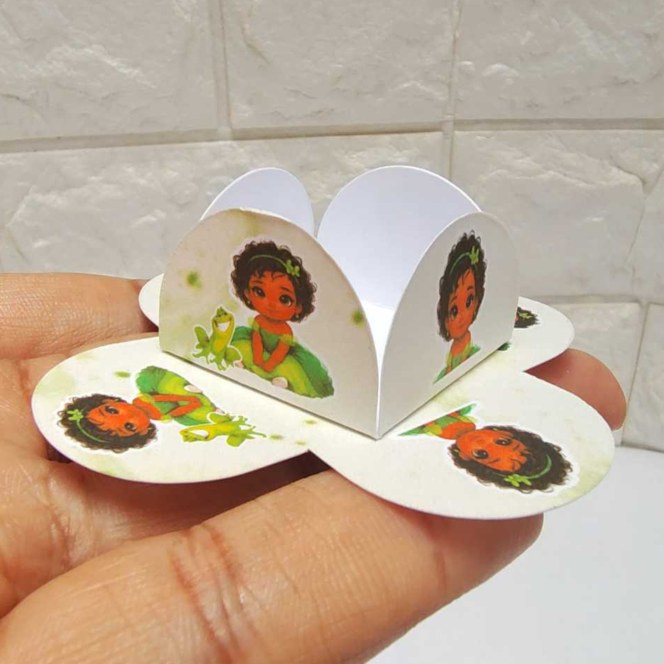 50 Forminhas Personalizadas de Doce Brigadeiro 4 Pétalas Festa, Aniversário Princesa Tiana A princesa e o sapo