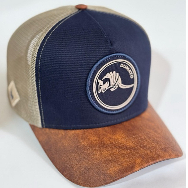 Boné Dumato Trucker Premium - Aba Couro e Tela - Estilo Bruto e Sofisticado