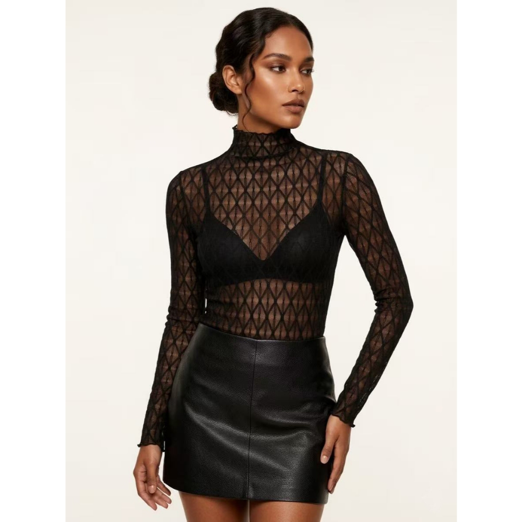 Blusa Feminina Transparente em Renda Geométrica com Gola Alta Manga Longa Sexy Elegante Segunda Pele Poliamida elastano