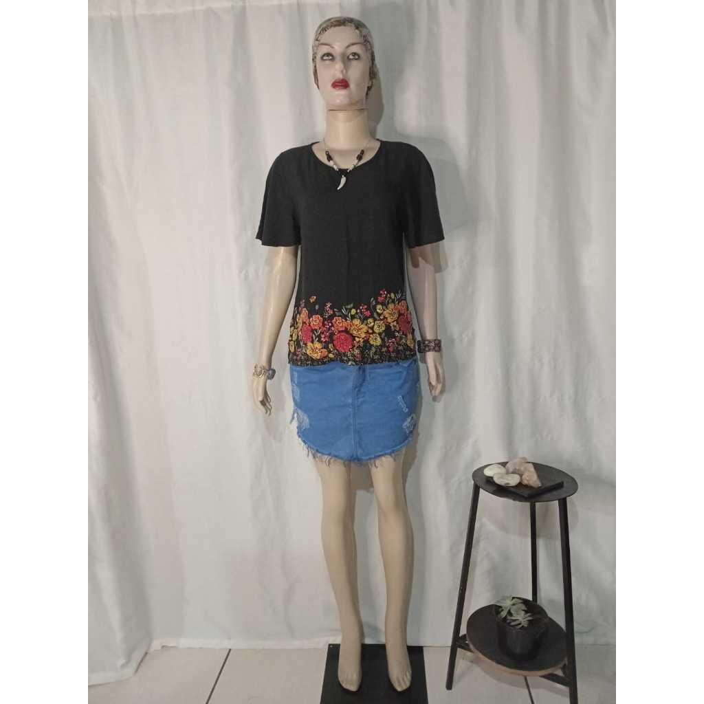 RF BM 062a S40 063a - Conjunto: Blusa Disfrutti Preta & Saia Planet Girls Jeans