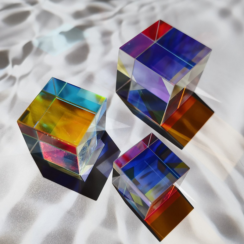 BK7 Cubo De Prisma Mágico Suncatcher Prisma Triangular Óptico Luz e Arco-Íris Presentes — imagem 2 de 2