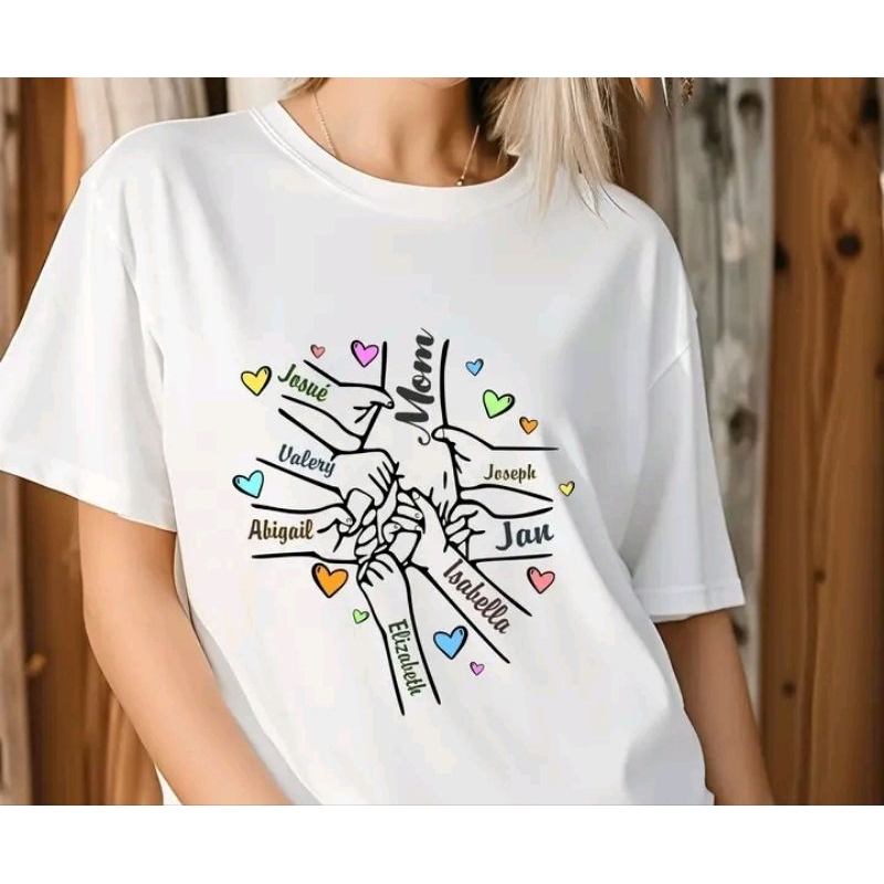 Camiseta Personalizada Mãe e Filho - Arte Mãos com Nome