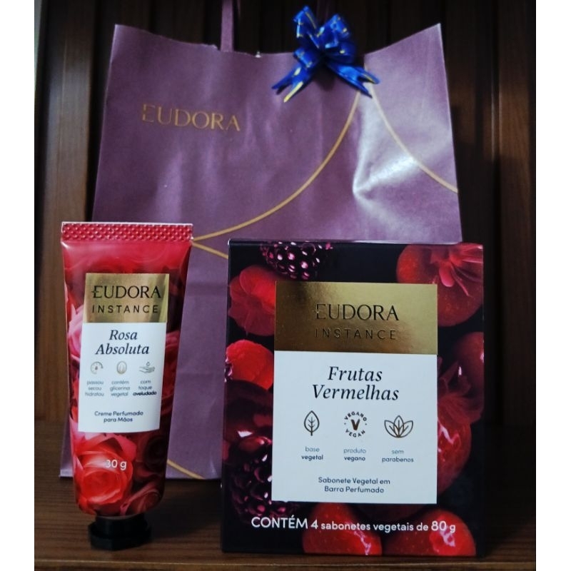 kit Combo 01 Creme Hidratante Mãos Rosa Absoluta 30g 01 Caixa Sabonete c/04 unds Frutas Vermelhas Eudora Vegano.