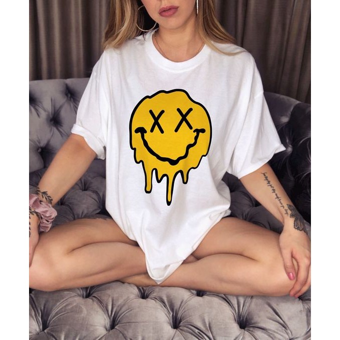 Camiseta Oversized Smiley Derretido Unissex Streetwear Aesthetic 100% Algodão Feminino Masculino