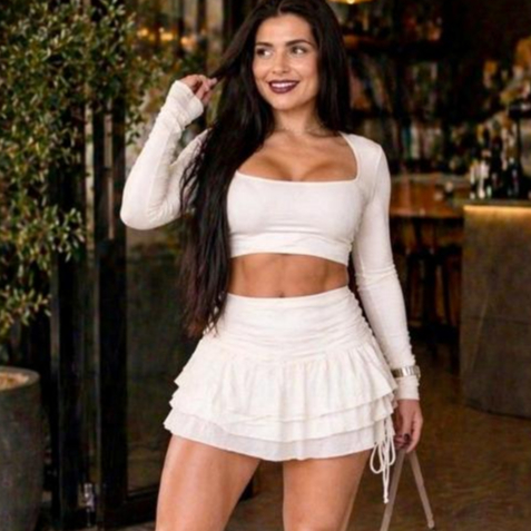 Conjunto Feminino Saia/Shorts Com Babado e Cropped Manga Longa Com Encaixe Para Polegar Moda  Balada Casual Curto