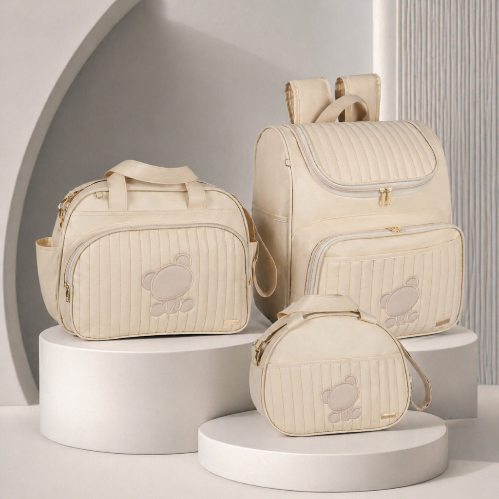 Kit Bolsas Maternidade 3 peças Bege c/Mochila, Bolsa e Frasqueira Urso Bordado Bege