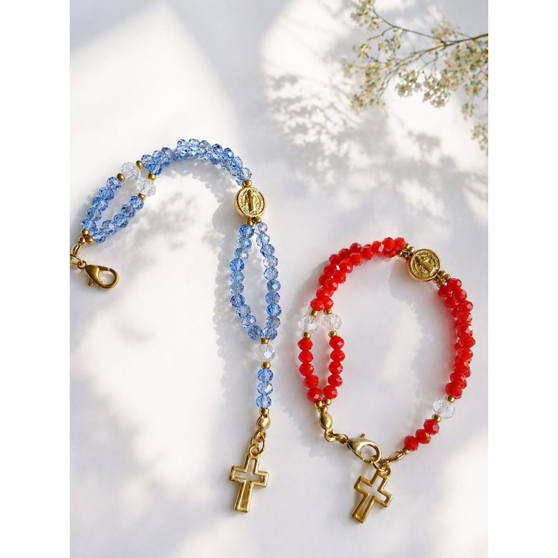 Terço de pulso infantil bebê pulseiras de pérola ou cristal medalha São Bento católico batizado