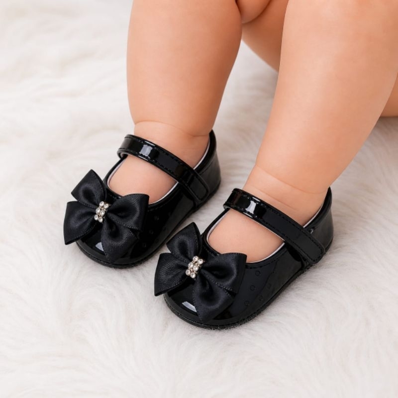🏆 Sapatinho Bebê Menina Verniz Preto de Bolinhas com Laço e Strass – Fechamento em Velcro | Luxo e Delicado | 13 a 18