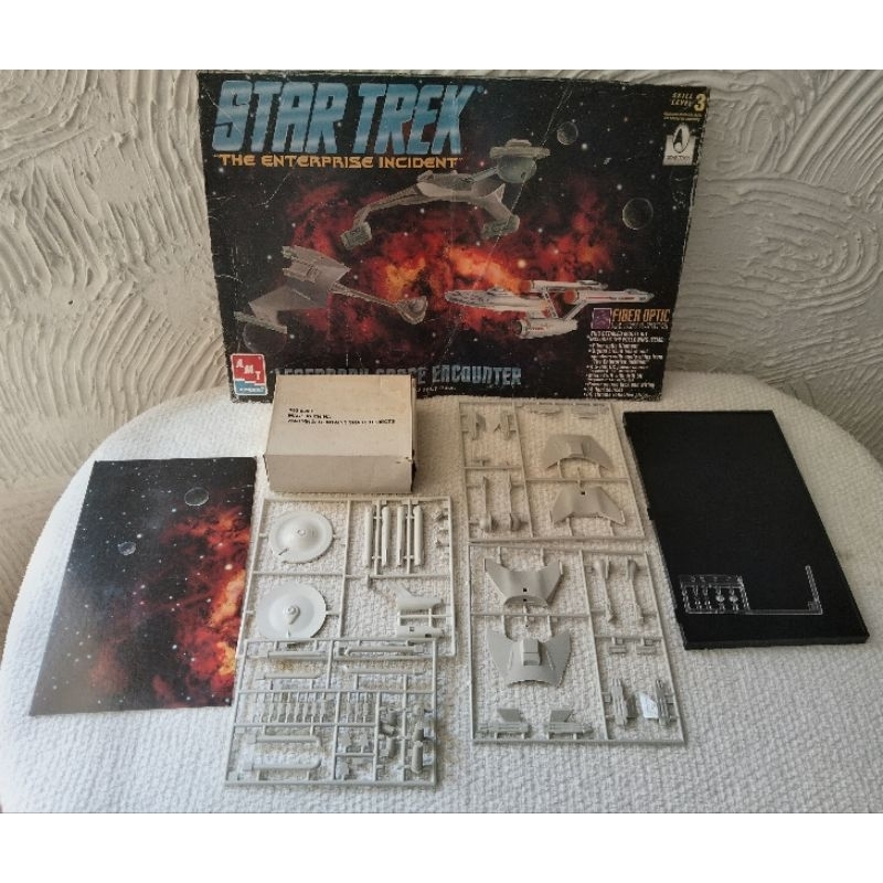 Plastimodelismo AMT/ERTL STAR TREK "The Enterprise Incident" Legendary Space Encounter #8254 (Kit Fibra óptica) S/Caixa
