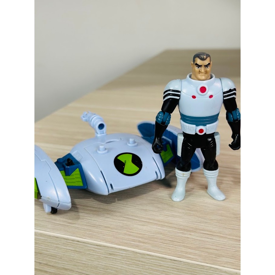 Boneco Vô Max Encanador e Nave Ben 10 Supremacia Alienígena Bandai Original Usado