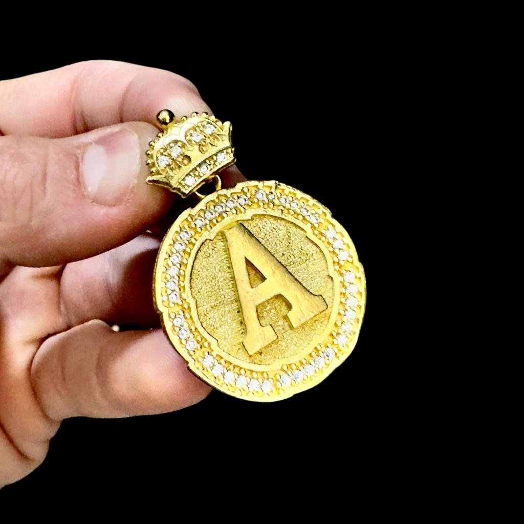 PINGENTE MEDALHA DE LETRA P FEITO EM 100% MOEDA ANTIGA ESCOLHA A SUA LETRA