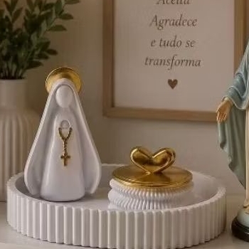 Nossa Senhora com Porta Água Benta e Bandeja | Kit Decorativo Religioso em PLA | Cantinho da Oração | Presente Católico