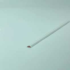 Perfil cantoneira pvc 7mmx4mm com autocolante 3 metros para acabamento de cantos de parede