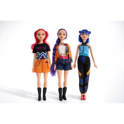 Boneca K-Pop Musical Articulada 30Cm Guerreiras Do K-Pop Mira Rumi Zoe