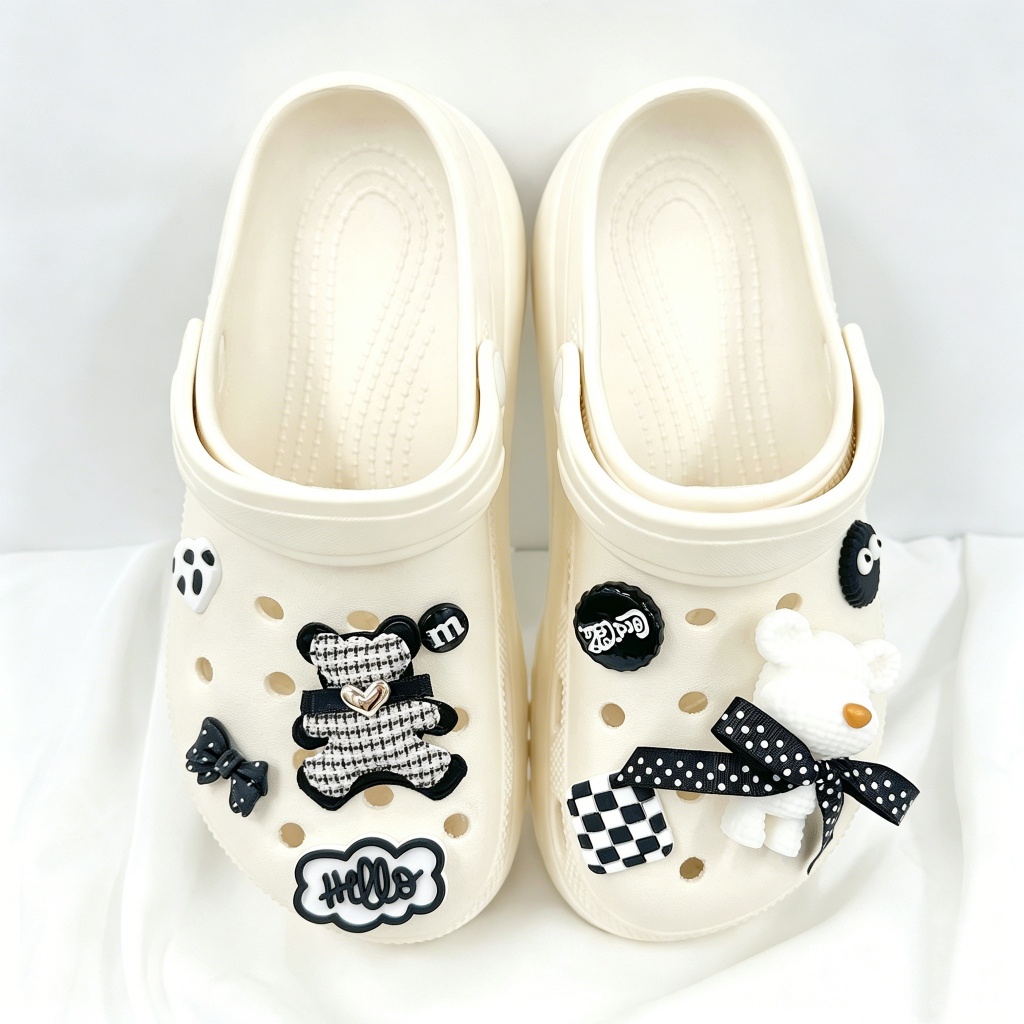 Kit 9 Pins Urso Branco  – Bottons para Sandálias e Babuches | Acessórios Divertidos