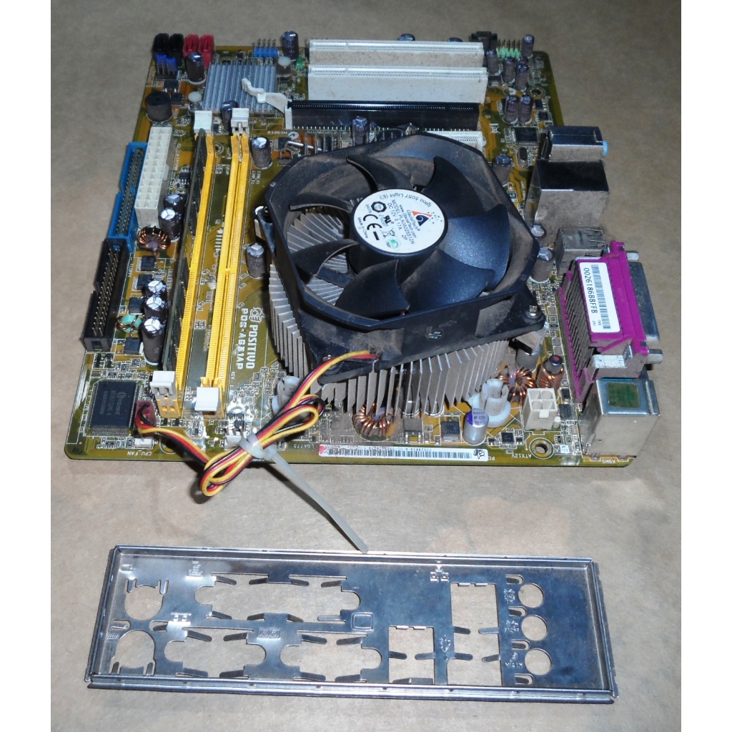 Placa Mae Positivo AG31AP + Processador Intel Core 2 Duo de 2.20 Ghz + Espelho + Memoria DDR2 de 2GB + Cooler/Dissipador