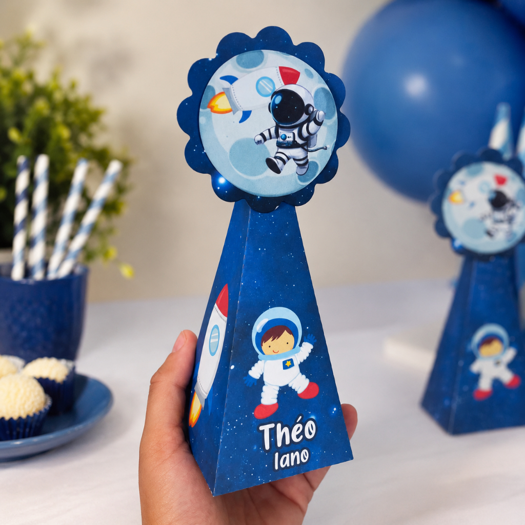 Caixinha Pirâmide Astronauta Personalizada Nome e Idade Lembrancinha Festa Infantil